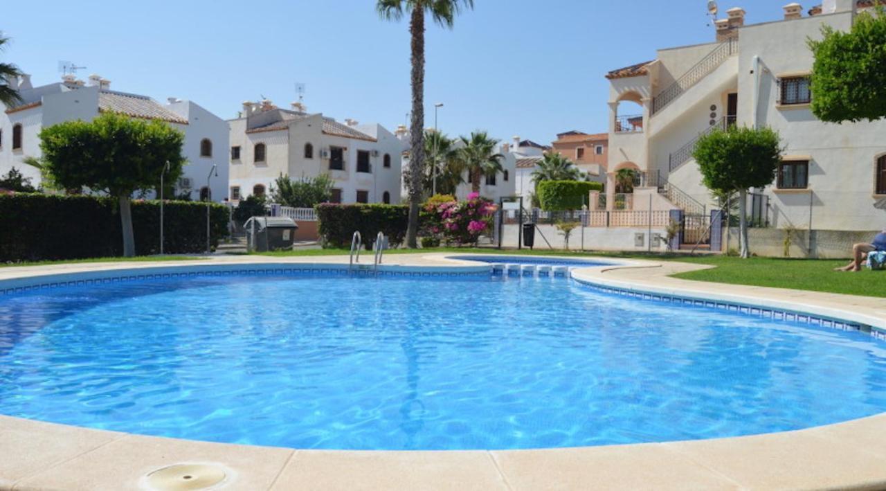 Villamartin, Lovely 2 Bed House, Short Walk To The Plaza. Οριουέλα Εξωτερικό φωτογραφία